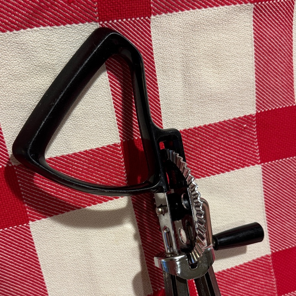 Vintage ECKO (per embossing documented) Metal Egg Beater with a Black Handle. - Picture 10 of 16